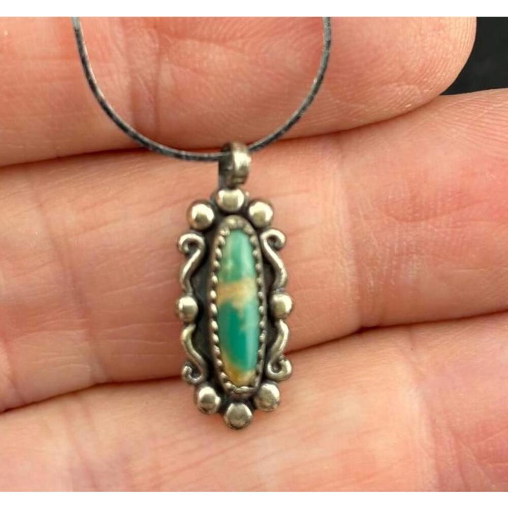 Sterling Silver Green Turquoise Navajo Style 5/8" pendant w 20" 925 Italy chain